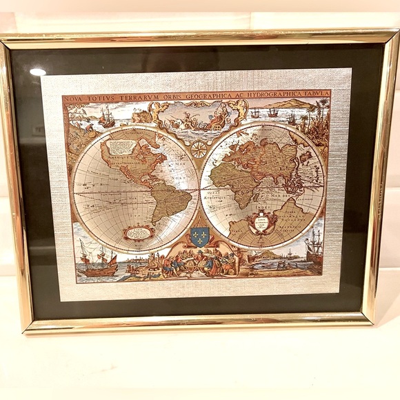 Beautiful silver and gold foil Latin world map in 8x10” gold frame - Picture 1 of 8